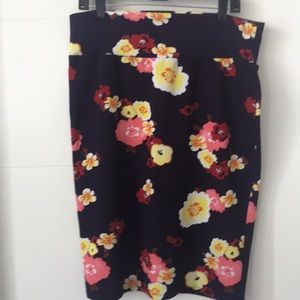 EUC XL LuLaRoe floral print Cassie pencil skirt